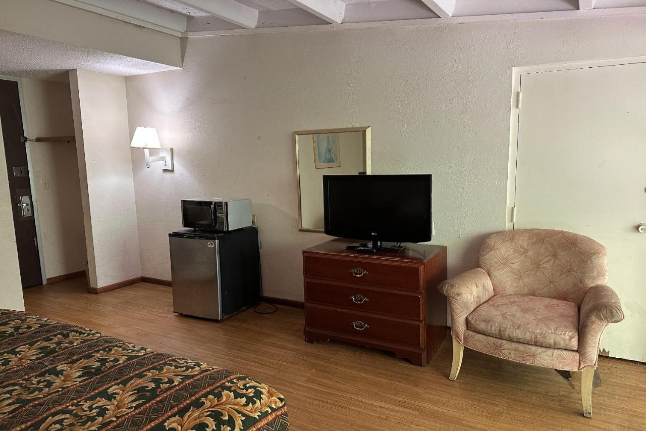 Kampus Inn Gainesville - University Area Hotel Eksteriør billede